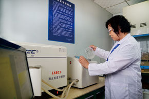 The particle size distribution was detected by laser particle size analyzer