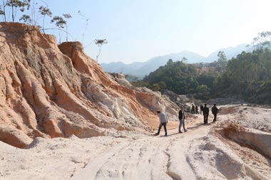Wandaye Mineral Processing Engineer Team Visits Mine Site