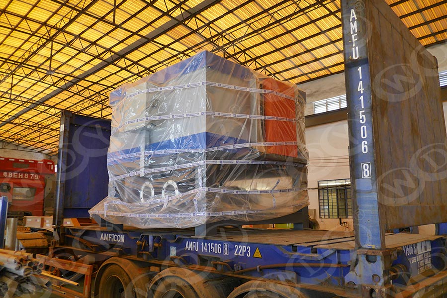 The one-meter water-cooling automatic magnetic separator was loaded and shipped to Morbi, India